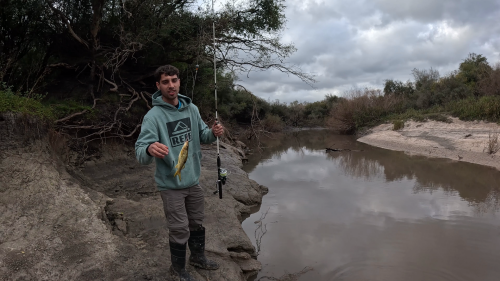 Pescando-y-cocinando-en-el-Rio-Gualeguaychu-Ruta-39--48.png