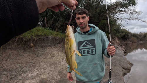 Pescando-y-cocinando-en-el-Rio-Gualeguaychu-Ruta-39--49.png