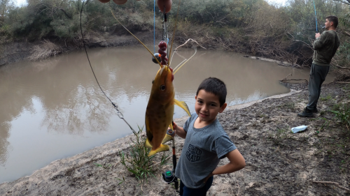 Pescando-y-cocinando-en-el-Rio-Gualeguaychu-Ruta-39-3.png