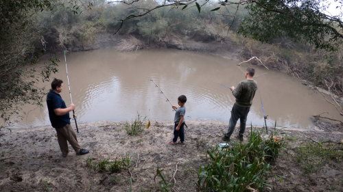 Pescando-y-cocinando-en-el-Rio-Gualeguaychu-Ruta-39-5.png