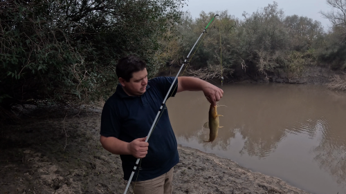 Pescando-y-cocinando-en-el-Rio-Gualeguaychu-Ruta-39-8.png